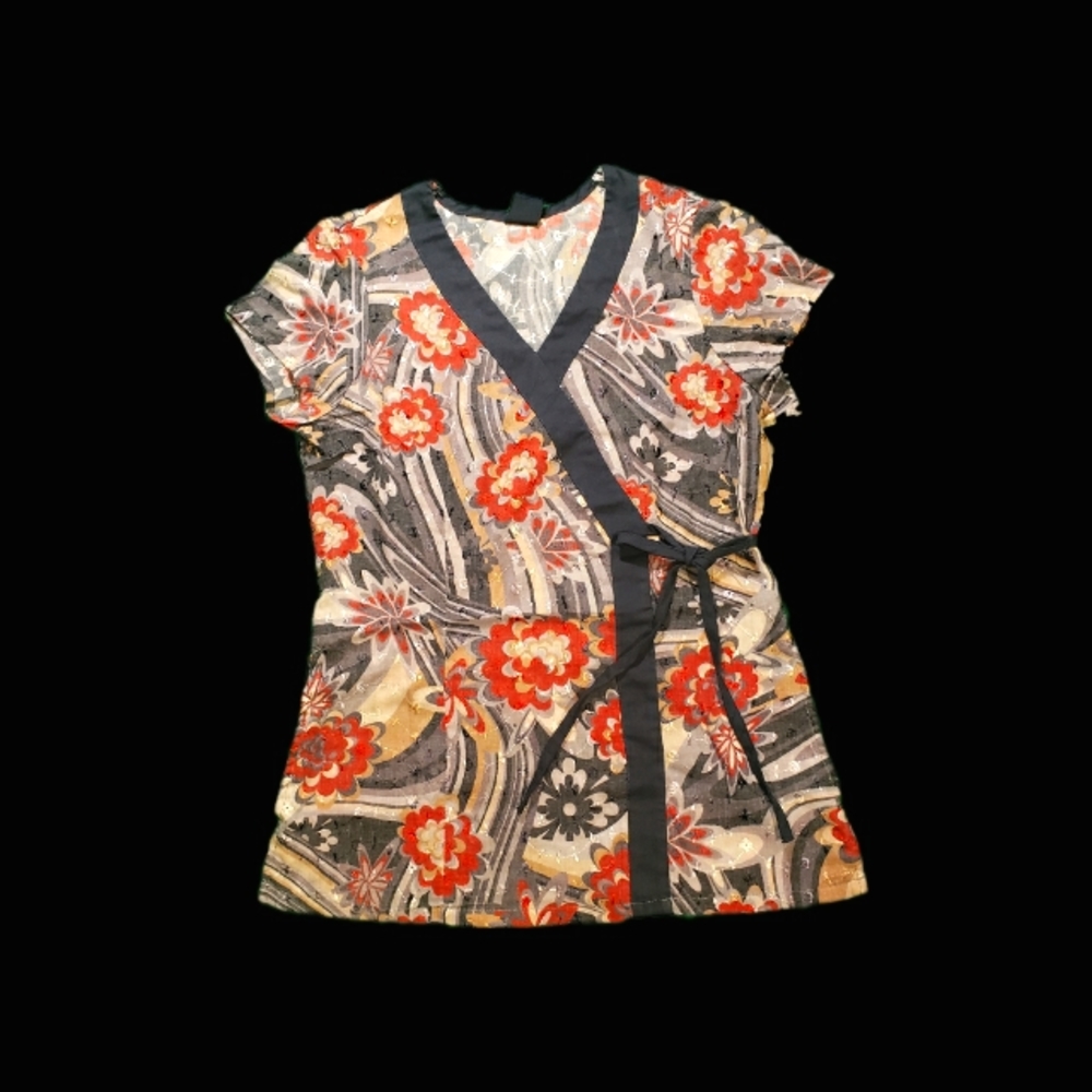 🚨Barco Uniforms  XS/SMALL "Asian/Japanese" Accent Medical Scrub Top